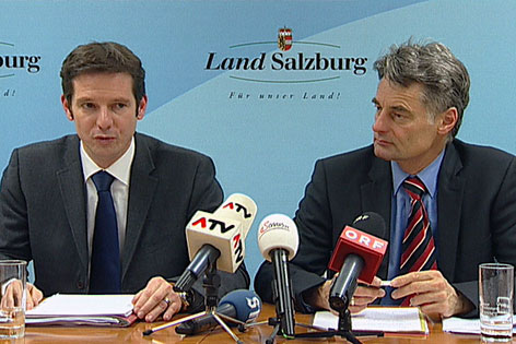 Landeshauptmann-Stellvertreter Finanzreferent David Brenner (SPÖ, links) bei der Pressekonferenz