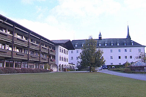Schloss Schernberg, in dem das St. Vinzenz Heim untergebracht ist