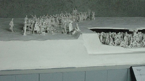 Modell einer Gaskammer im KZ Auschwitz-Birkenau
