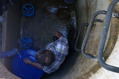 Die verseuchte Trinkwasser-Quelle in Köstendorf wird untersucht