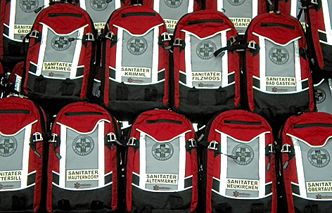 Defibrillatoren-Rucksäcke der Bergrettung