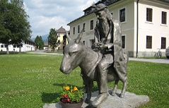Das Denkmal für Valentin Pfeifenberger in Thomatal im Lungau