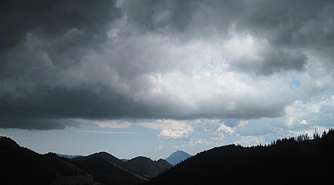 Gewitter Wetter Alpen Blitz Sturm Gebirge Chiemgauer Alpen Gewittersturm Blitzschlag Tiefdruck Regen Starkregen