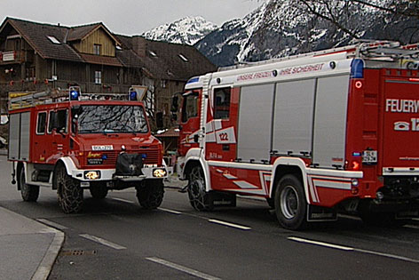 Feuerwehr-Autos aus Österreich und Bayern