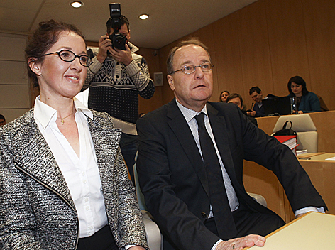 Monika Rathgeber mit ihrem Anwalt Herbert Hübl