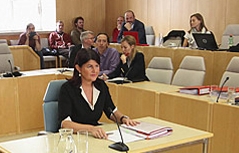 Gabi Burgstaller im Untersuchungsausschuss des Landtages