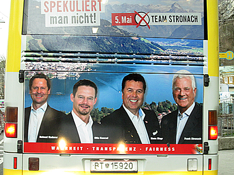 Team Stronach - falsches Wahlplakat auf Postbus