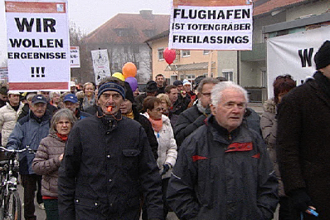 Demonstration gegen den Salzburger Flughafen