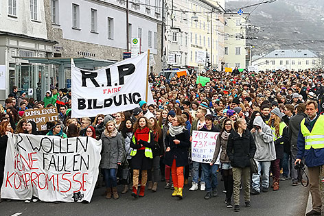 Schüler gegen die Zentralmatura in der Stadt Salzburg
