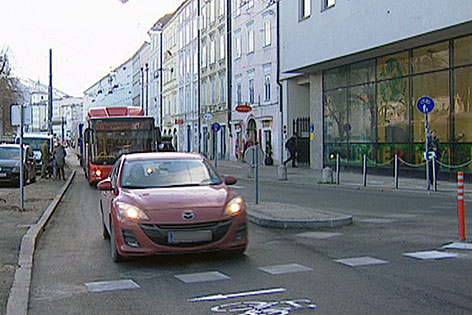 Verkehr in der Salzburger Altstadt (am Franz-Josefs-Kai)