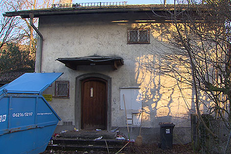 Haus von Cornelius Gurlitt in Salzburg-Aigen mit Müllcontainer