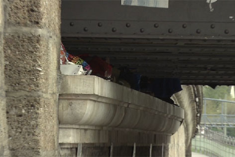 Bettlerschlafstätte unter der Staatsbrücke