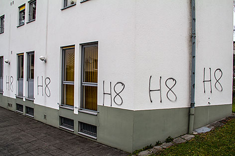 Neonazi Schmierereien auf dem SPÖ Parteihaus in Salzburg Mülln