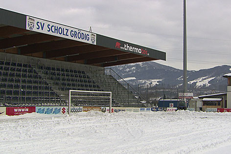 Stadion in Grödig im Schnee