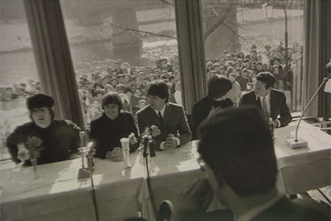 Beatles bei Pressekonferenz im Hotel Sacher