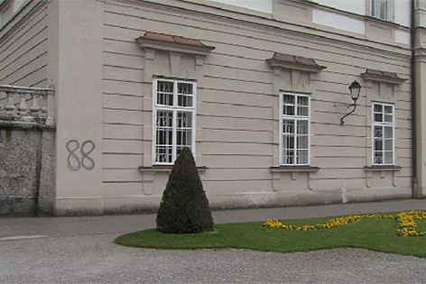 Nazi Schmiererei Rechtsradikale Schloss Mirabell 88