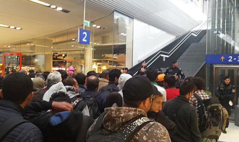 Flüchtlinge auf dem Salzburger Hauptbahnhof
