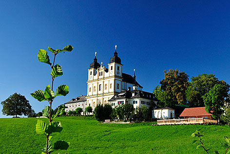 Die Wallfahrtskirche Maria Plain bei Bergheim nördlich der Stadt Salzburg