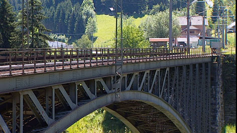 Alte Stahlbrücke bei der Angertal-Bahnbrücke