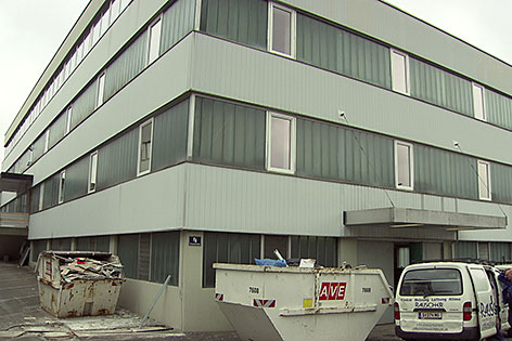 Eines der Gebäude des Asylwerberquartiers in der Straniakstraße in Salzburg Kasern