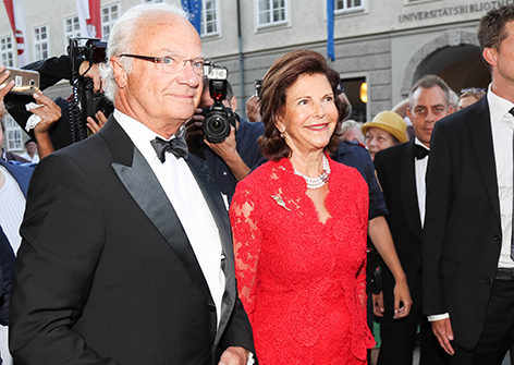 Schwedisches Königspaar bei Festspielen Carl Gustav und Silvia