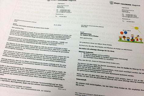 Brief des Jugendamts der Stadt Salzburg vor der Reform (links) und danach (rechts)