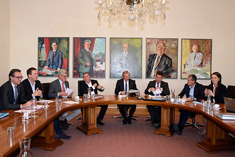 Sitzung im Sitzungssaal der Salzburger Landesregierung