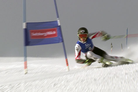 Nachwuchs Skirennläufer beim Riesentorlauftraining auf der Piste