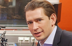 Sebastian Kurz Außenminister mit ORF-Redakteur Edgar Weinzettl 
