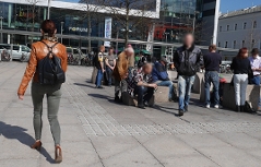 Bahnhofsvorplatz Hauptbahnhof Salzburg soziale Probleme Frauen Gewalt