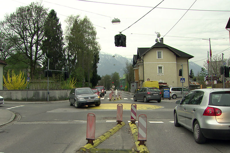 Kreisverkehr in der Stadt Salzburg (Nußdorferstraße in der Riedenburg)