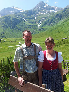 Alexander und Heidi Rieser auf der Schareckalm im Naßfeld bei Bad Gastein Böckstein