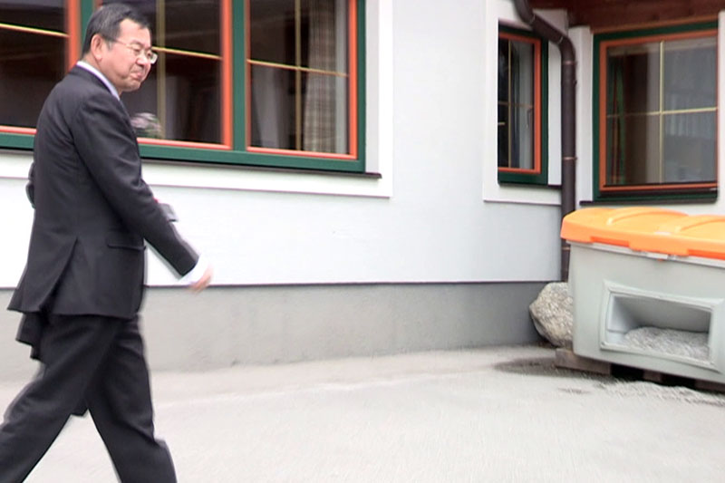Zhong Hui Wang, Eigentümer des Skigebiets Gaißau Hintersee, bei Besuch in Abtenau