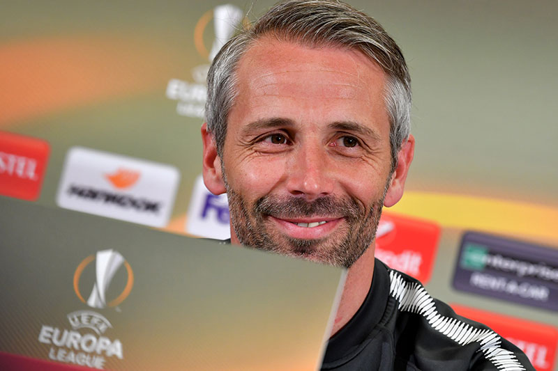 FC Salzburg Cheftrainer Marco Rose lächelt bei Europa League Pressekonferenz
